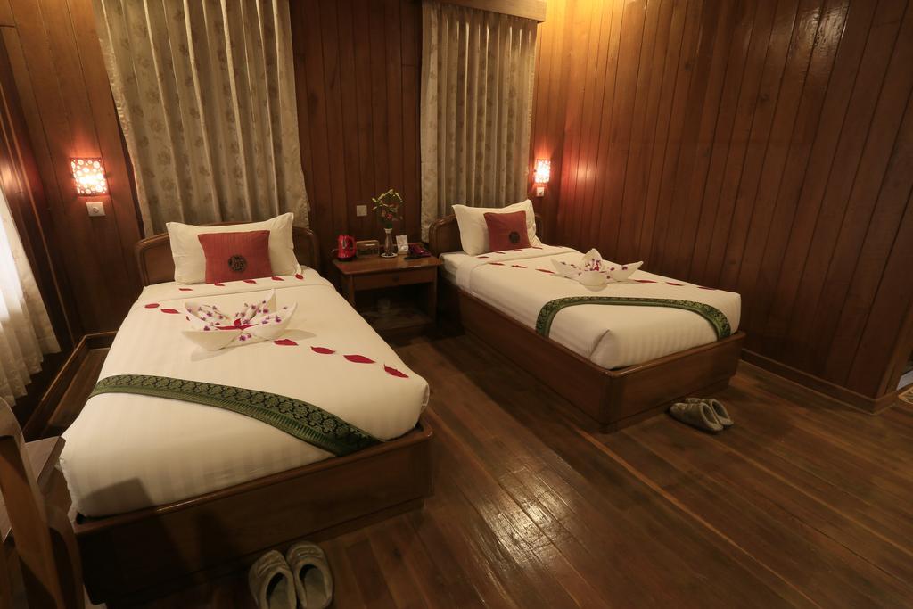 Hill Top Villa Hotel Kalaw Exteriör bild